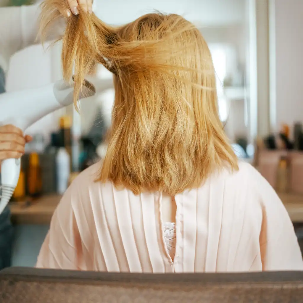 Hair blowouts services in salon